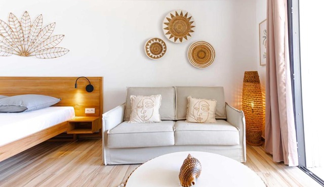 Orient Bay beachfront apartment