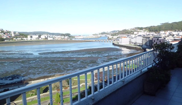 Original Duplex Penthouse with fantastic views of the estuary and the town of Viveiro
