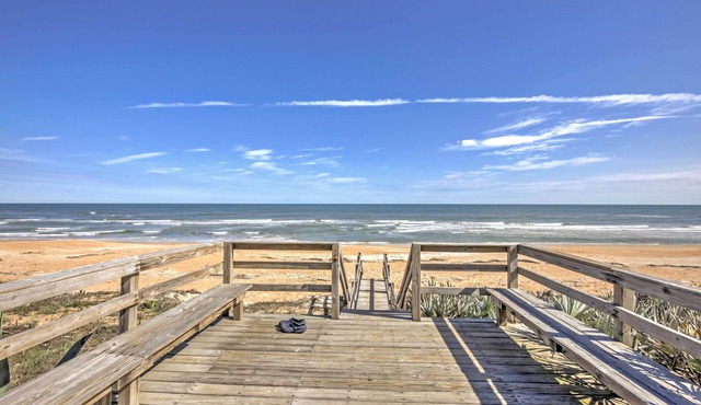 Ormond Beach Resort Townhome: Walk to Pool & Beach