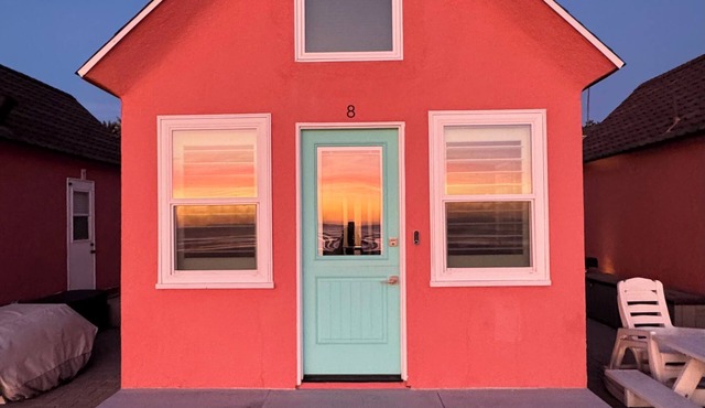 Oside Beach Cottage - Stay on the Sand in Oceanside, CA
