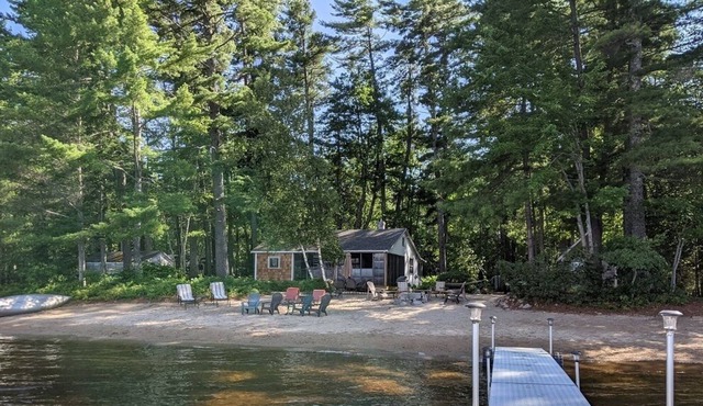 Ossipee Lake-Front Cottage On Beautiful Beach with Mountain Views