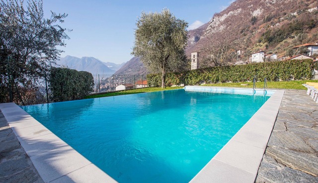 Ossuccio Grande apartment "B" sleeps 8 with pool by Italian Apartments.