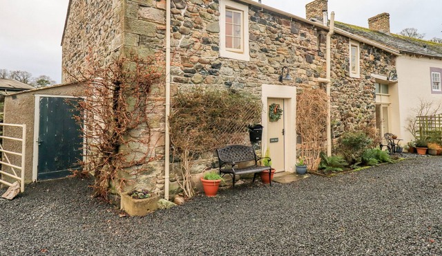 OSTLERS BARN, pet friendly, with a garden in Hesket Newmarket