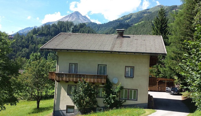 Our house (self-catering house) is 2. 5km before Heiligenblut at the foot of Austria