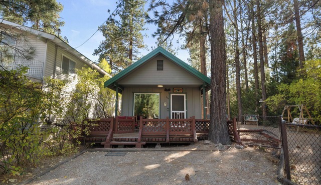 Our Mountain Hideaway, Large Yard w/Firepit in Big Bear!