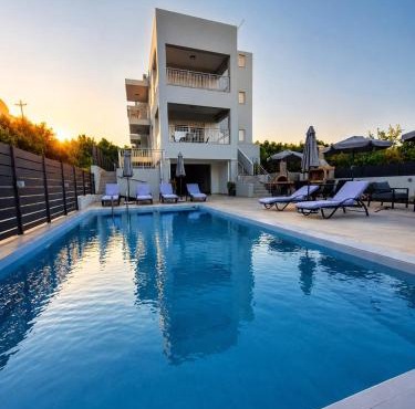 Our Villa - Villa Rena