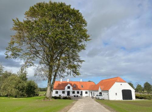 Oustrupgård