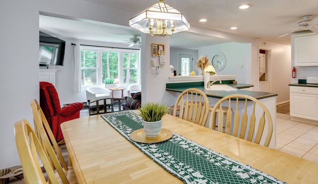 Outdoor Exploration: Quaint North Conway Cottage!