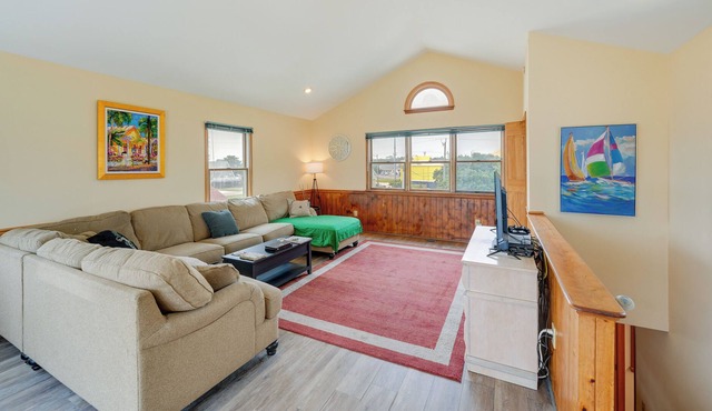 Outer Banks Vacation Rental: Walk to Beach!
