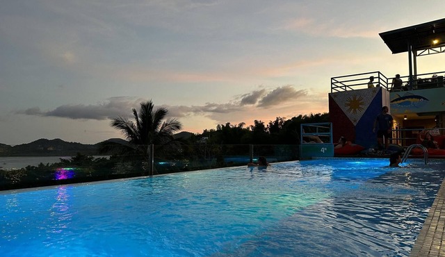 Outpost Hostel - Coron - Adults Only