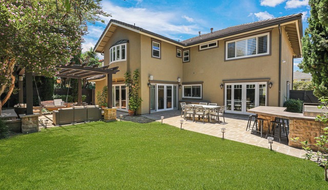 Outstanding Beach Home Right by Huntington Beach, 2 minutes driving