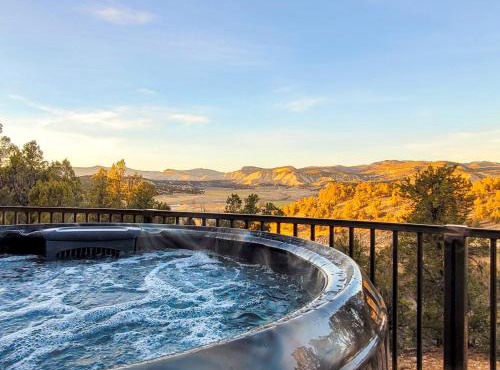 Overlook Cabin. Romantic Views Fire Pit/Hot Tub & Zion Adventure