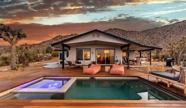 Overlook JT Pool & Spa, Sweeping Views Near Park