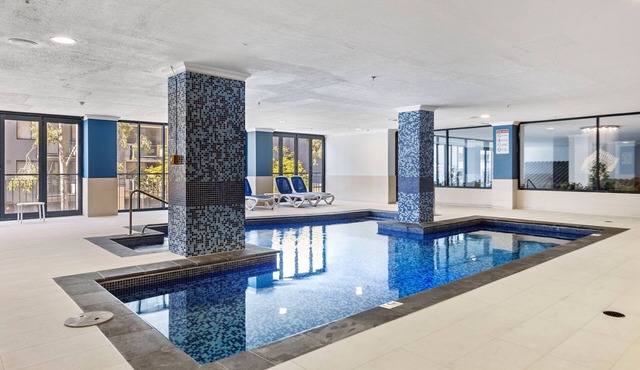 Oversized East Perth 2BR Pool Gym Parking