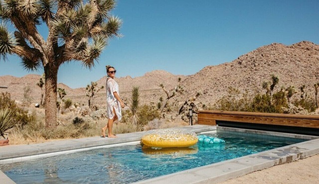 Owl & Hare 4 Bedroom w. Pool Spa @ Park Entrance