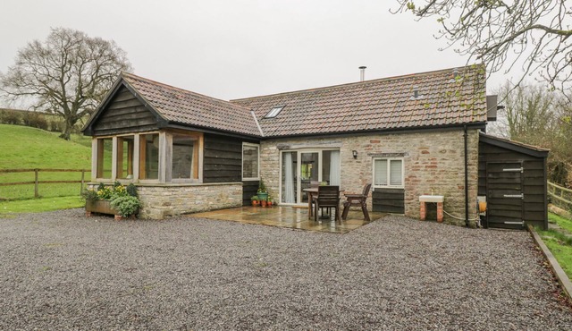 OXBARTON, family friendly, with open fire in Nempnett Thrubwell