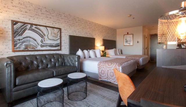 Oxford Suites Chico