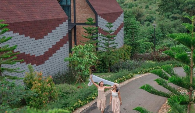Oxy Resort