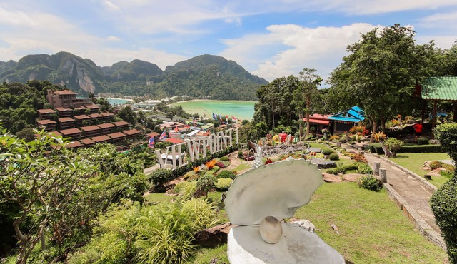 OYO 1103 Pirates House Hotel