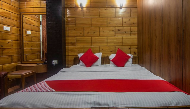 OYO 14874 Live Inn Guest House