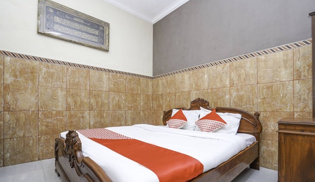 OYO 2715 Hotel Madinah Syariah