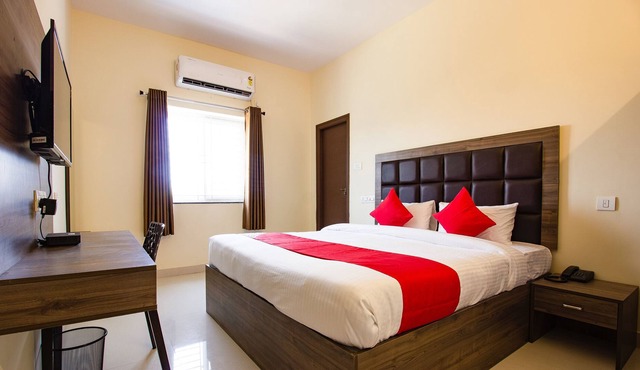 OYO 28637 Gokul Grand