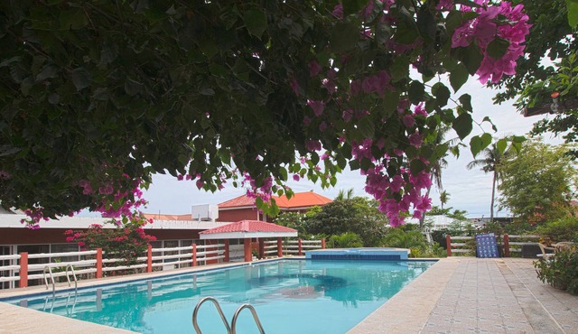 OYO 853 Malapascua Beach And Dive Resort