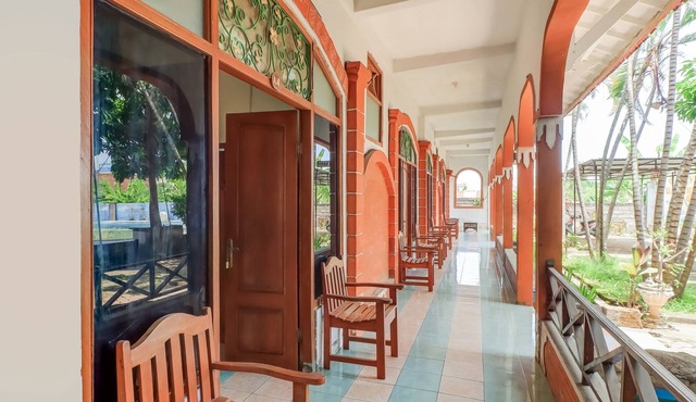 OYO 91042 Hawaina Hotel