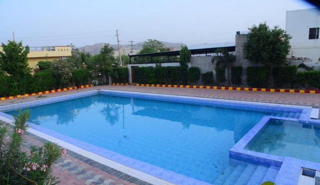 OYO Chitvan Farm