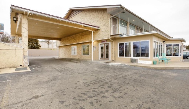 OYO Hotel Branson MO-165