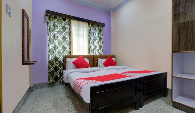 OYO Hotel Dhara