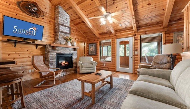 Ozarks Oasis 4 Bedroom Cabin by RedAwning