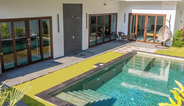 Ozzy Villa Phangan a Beautiful contemporary 2 bedroom private villa