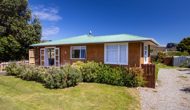 Pūponga View - Pūponga Holiday Home