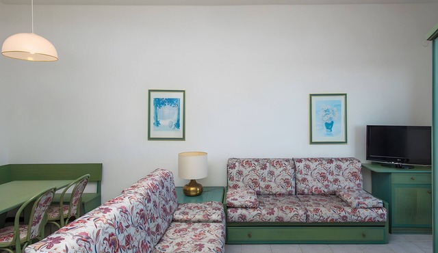 P.R. Club - Three-Room Enea 31 with Sea View, Private Terrace and Air Conditioning