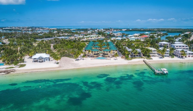 PA Beach, Pool, kitchen, Dock, Ocean View, BBQ, arrive any day, tropical, patios