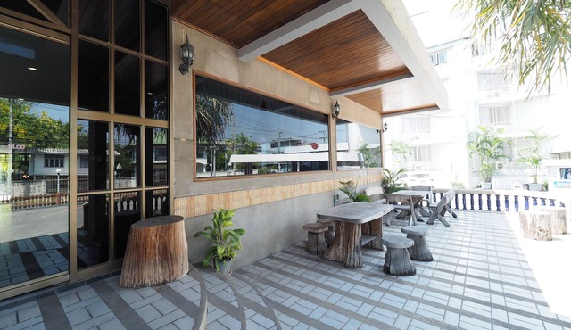 Pachara Hotel and Restaurant