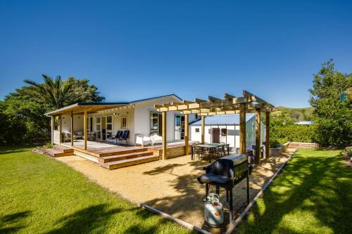 Pacific Vista - Hawkes Bay Holiday Home