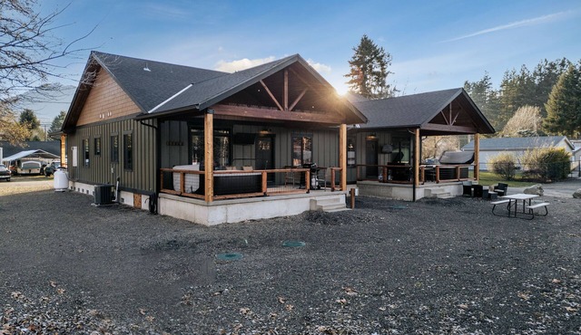 Packwood Rainier View Getaway, Units A&B