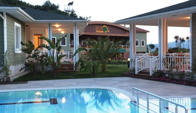 Padok Premium Hotel and Stables