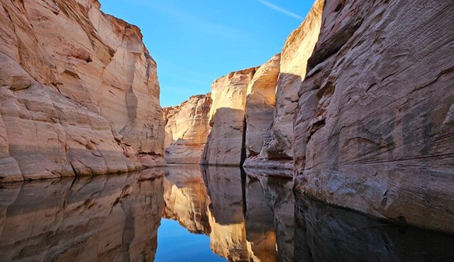 Page 2-Hour Antelope Canyon Small-Group Photo Boat Trip