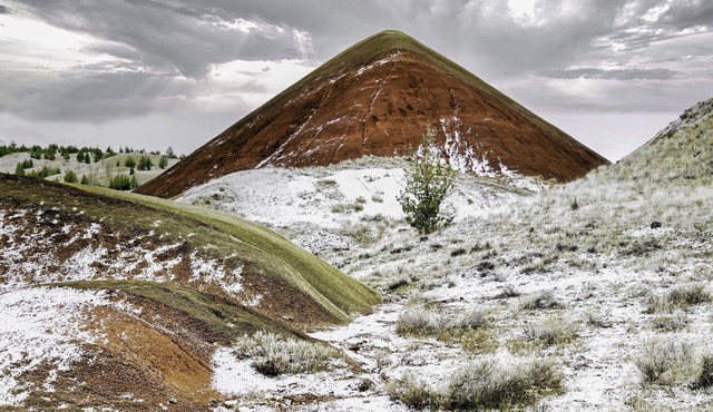 Painted Hills Vacation - Beautiful Oasis in High Desert of Eastern Oregon