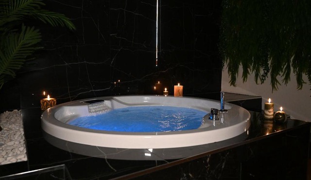 Palace Eight - Suites & Spa