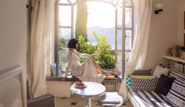 Palatial Palazzo with private lake view garden