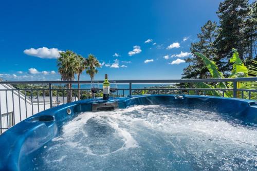 Palm Beach Cottage with Private Spa Pool