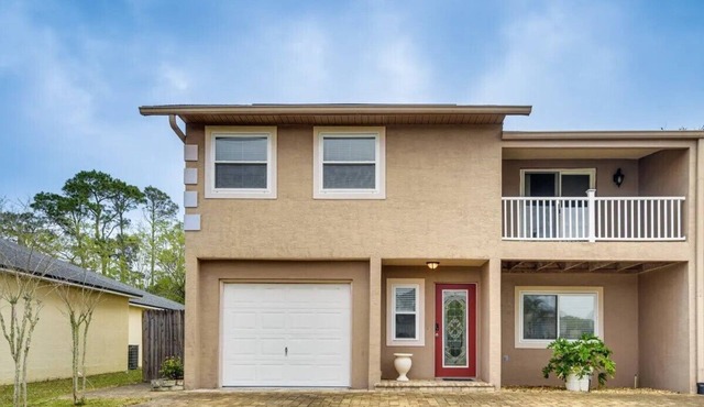 Palm Coast Duplex w/Private Yard ~ 3 Mi to Beach!