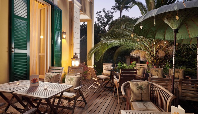 Palm Gallery Hotel