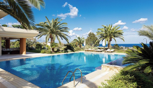 Palm Hill Villa, Elite Heritage
