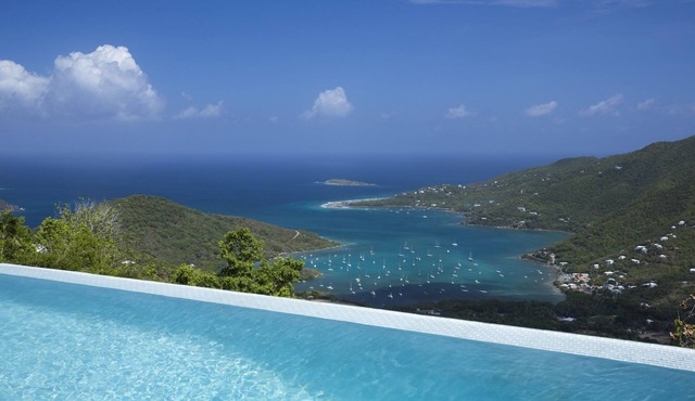 Palm Ridge Incredible views, privacy, pool, AC. Property borders National Park.