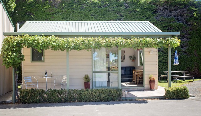 Palm Tree Cottage in Rural Havelock North